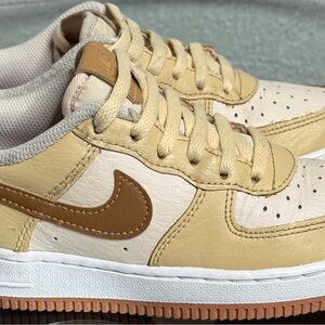 Nike Tan and Cream Sneakers